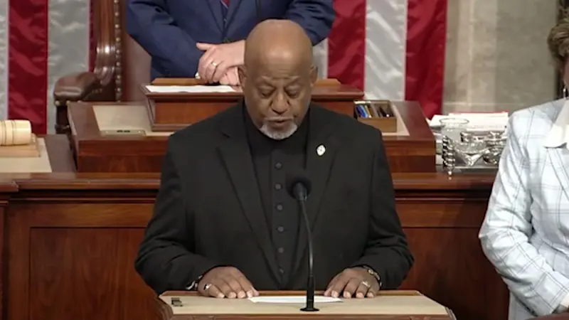 Story image: Norwalk reverend delivers opening prayer on House floor