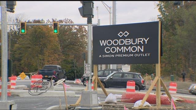 Mall Owner Simon to Expand Woodbury Common Outlets