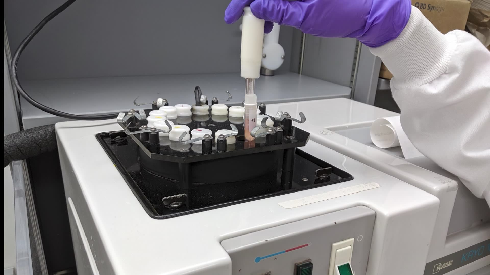 Yale doctors Ovarian tissue freezing could prevent menopause