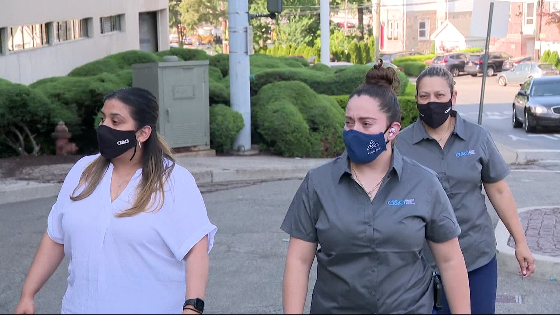 Yonkers motherdaughter duo save man from fiery crash