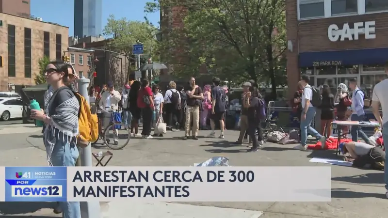 Story image: Univision 41 News Brief: Arrestan cerca de 300 manifestantes
