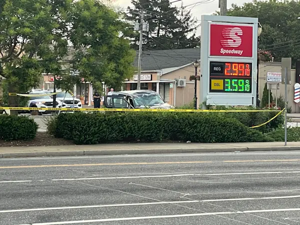 Story image: Man killed in Deer Park crash, Suffolk police officer injured while responding