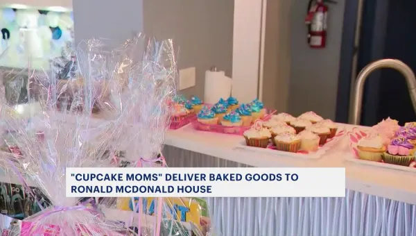 Cupcake Moms deliver baked goods to Ronald McDonald House