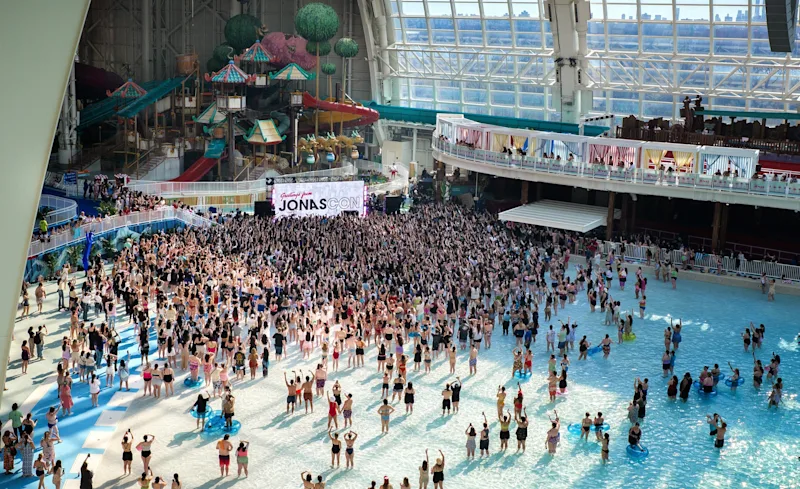 NJJonasCon001.JPEG