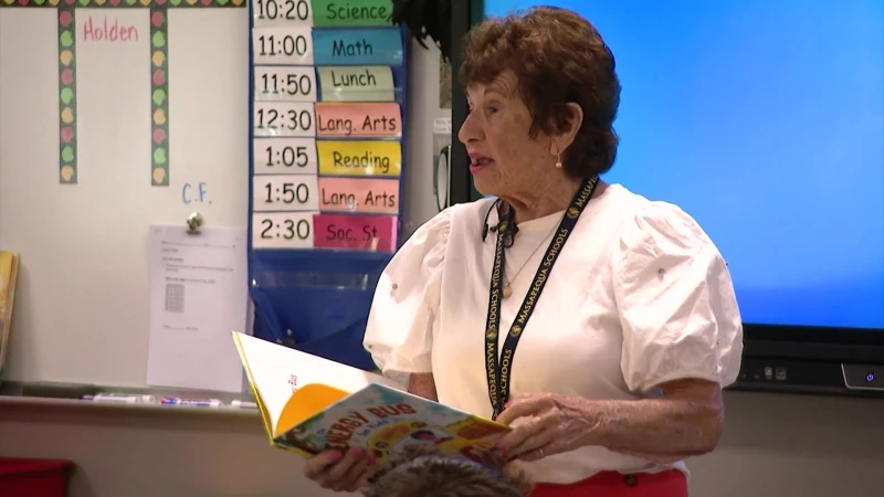 Story image: 95-year-old Massapequa teacher inspires generations