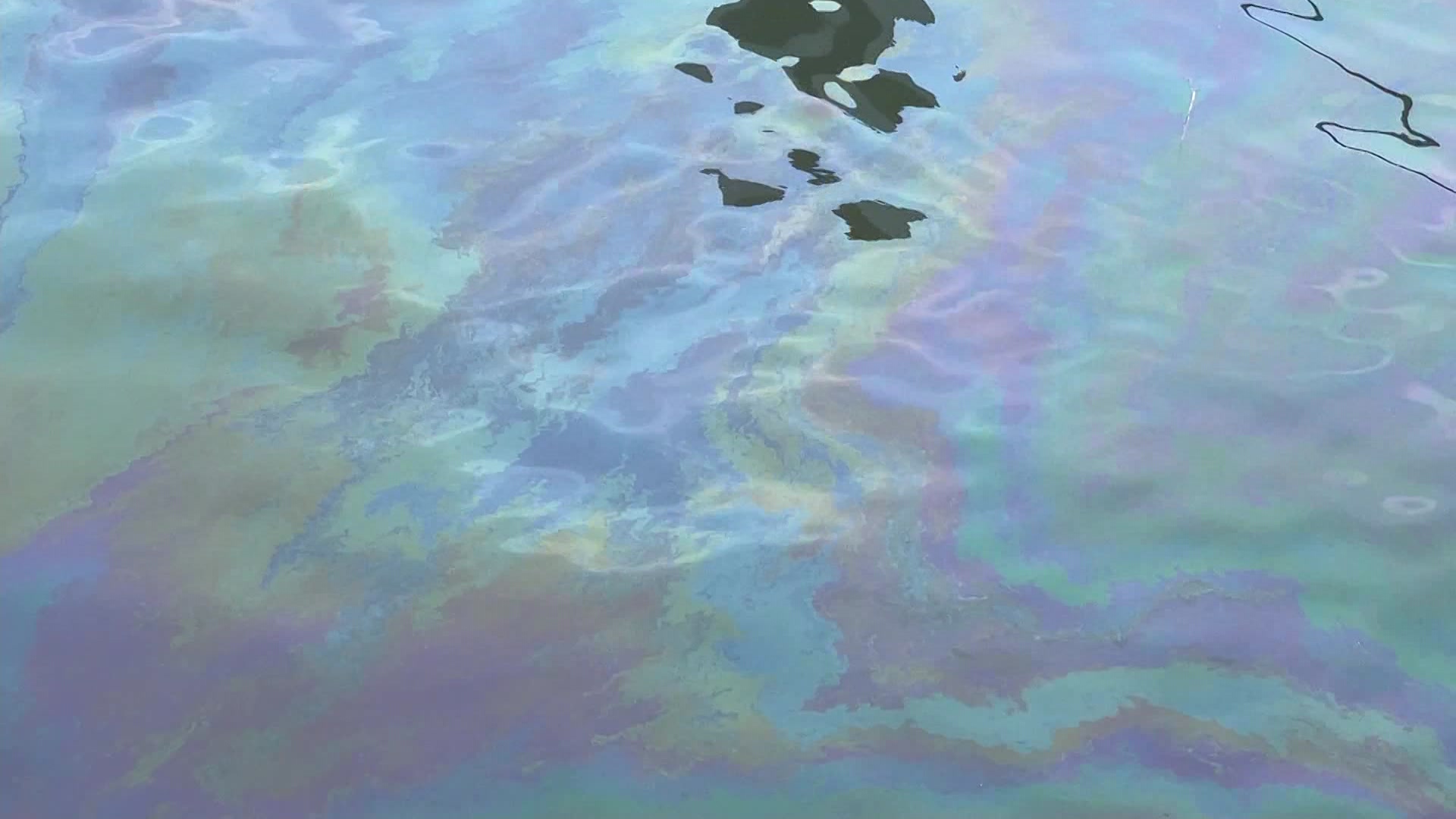 Source of oil spill in East Rockaway’s Mill River remains unknown - News 12