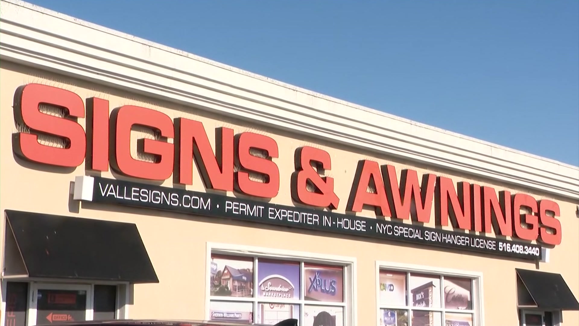 Made on Long Island Valle Signs in Copiague