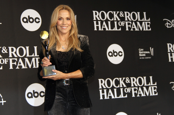 Sheryl Crow and Chaka Khan make the crowd go wild at the 2023 Rock