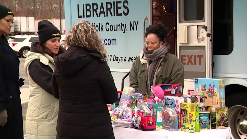 Story image: Children visiting LI correctional facility receive holiday gifts 