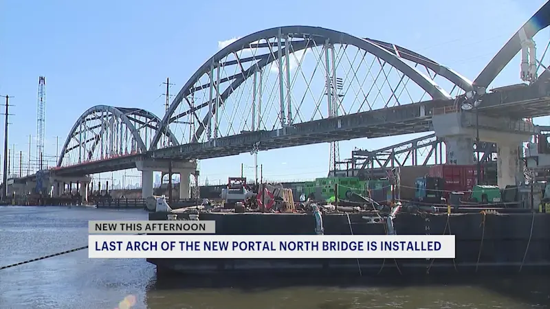 Story image: NJ Transit and Amtrak get final arch installed to Portal North Bridge