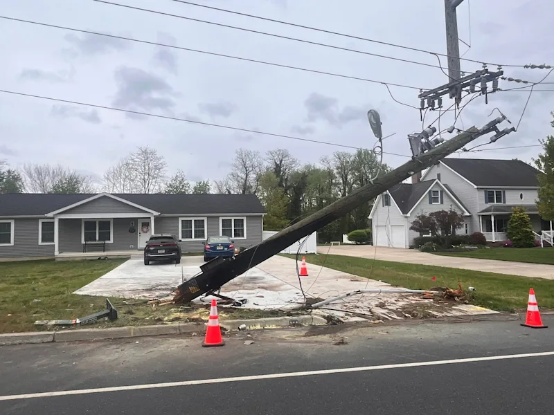 DOWNED POLE 1.jpg