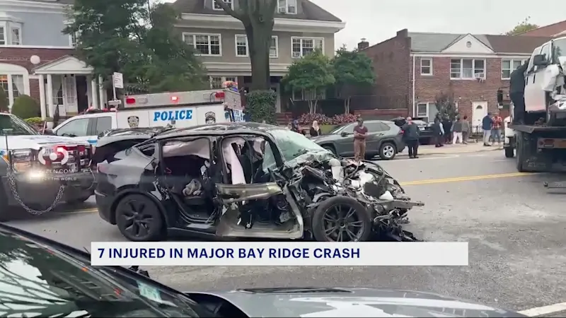 Story image: 7 people injured in major Bay Ridge car crash