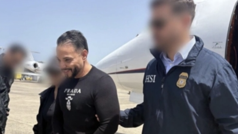 Story image: Alleged cocaine kingpin extradited from Colombia to face New Jersey drug trafficking charges