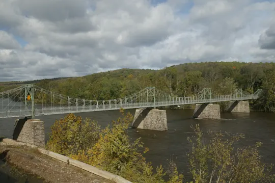 09-LumbervilleRavenRockPedestrianBridge2