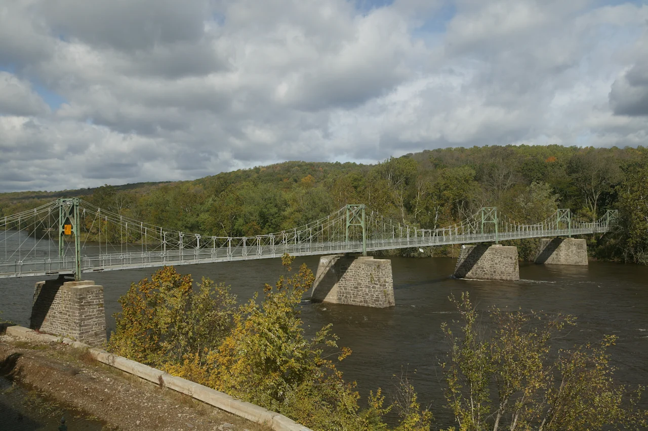 09-LumbervilleRavenRockPedestrianBridge2