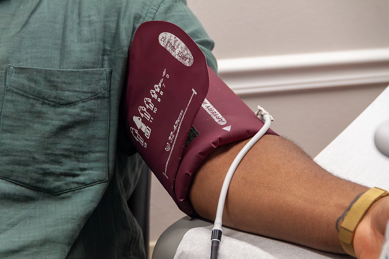 Blood pressure cuff