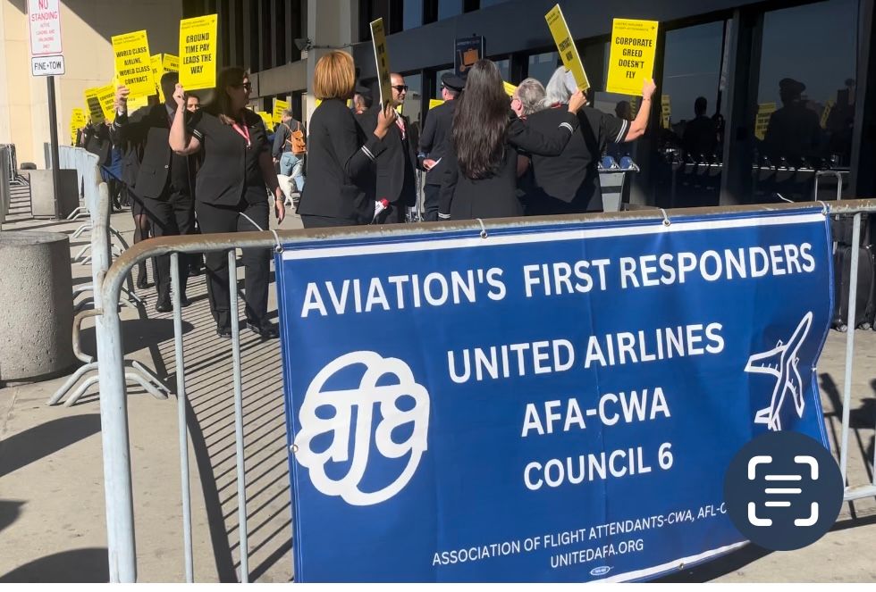 united-airlines-flight-attendants-picket-as-part-of-nationwide-day-of