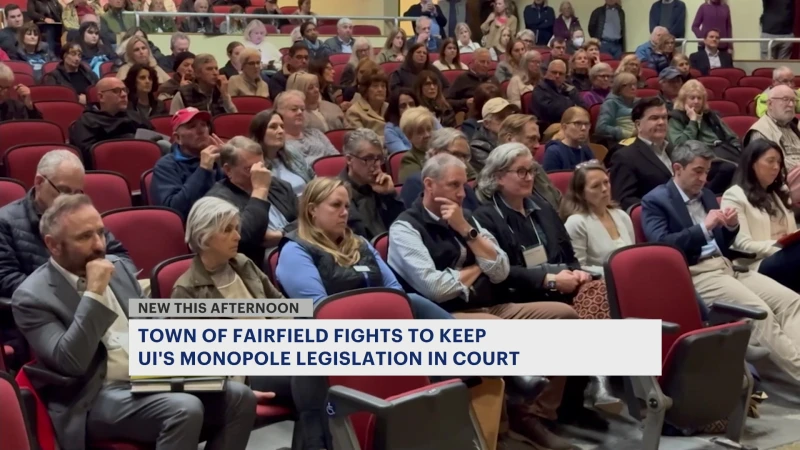 Story image:  Fairfield officials address residents about UI monopoles