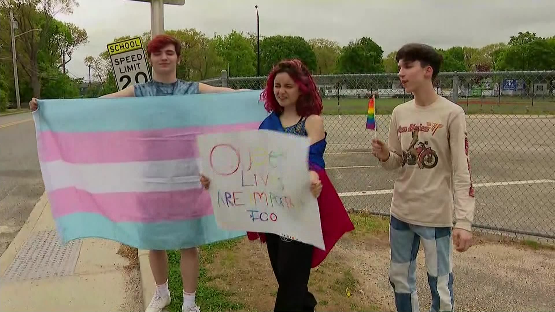 smithtown-hs-east-students-walk-out-in-protest-of-perceived-anti-lgbtq