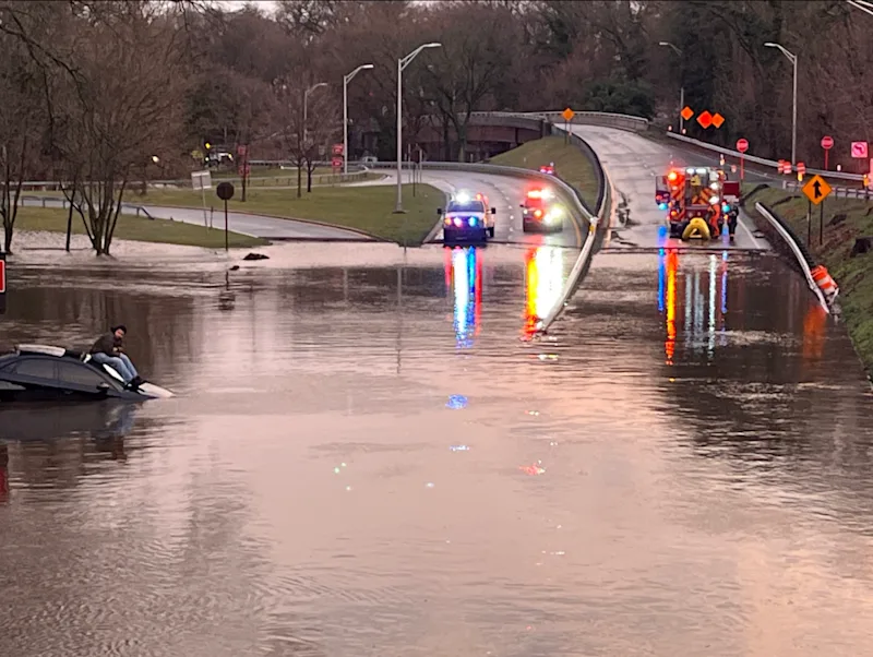 BronxRiverPkwyRescue002.PNG