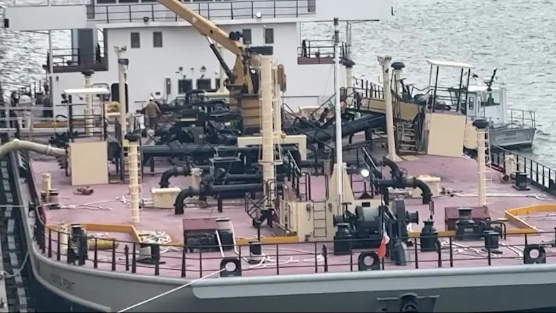 Story image: 1 dead in New York sewage-boat explosion on Hudson River