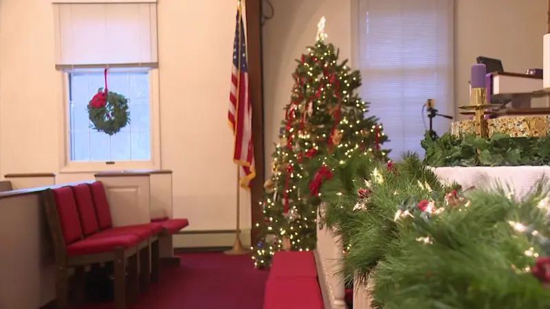 Story image: Community helps church in Rockland after Christmas tree allegedly stolen