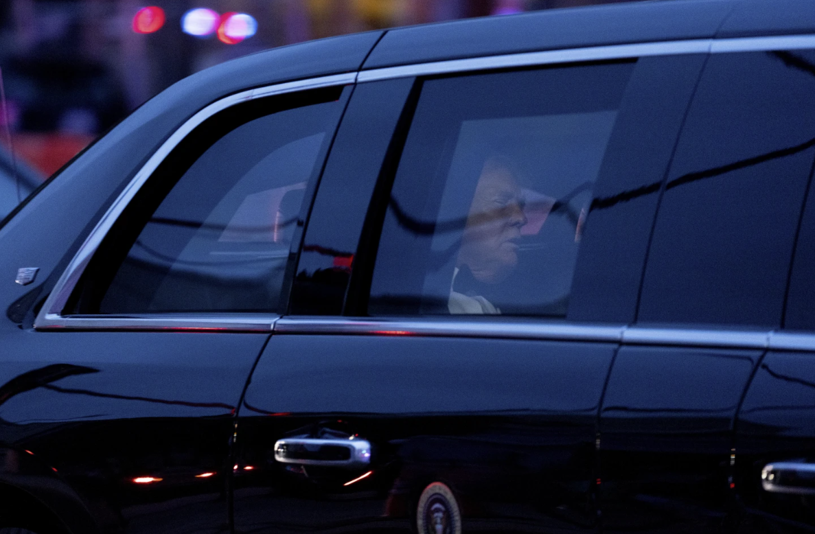 APTrumpEvacCorrespondentsDinnerSG002