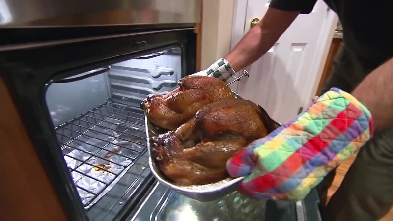 Story image: Burns from cooking usually surge during Thanksgiving. Here’s how to handle them