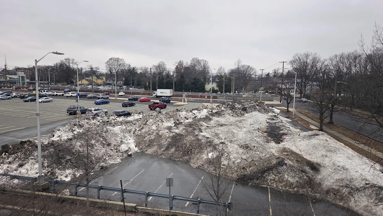 PATCO SNOW PILE