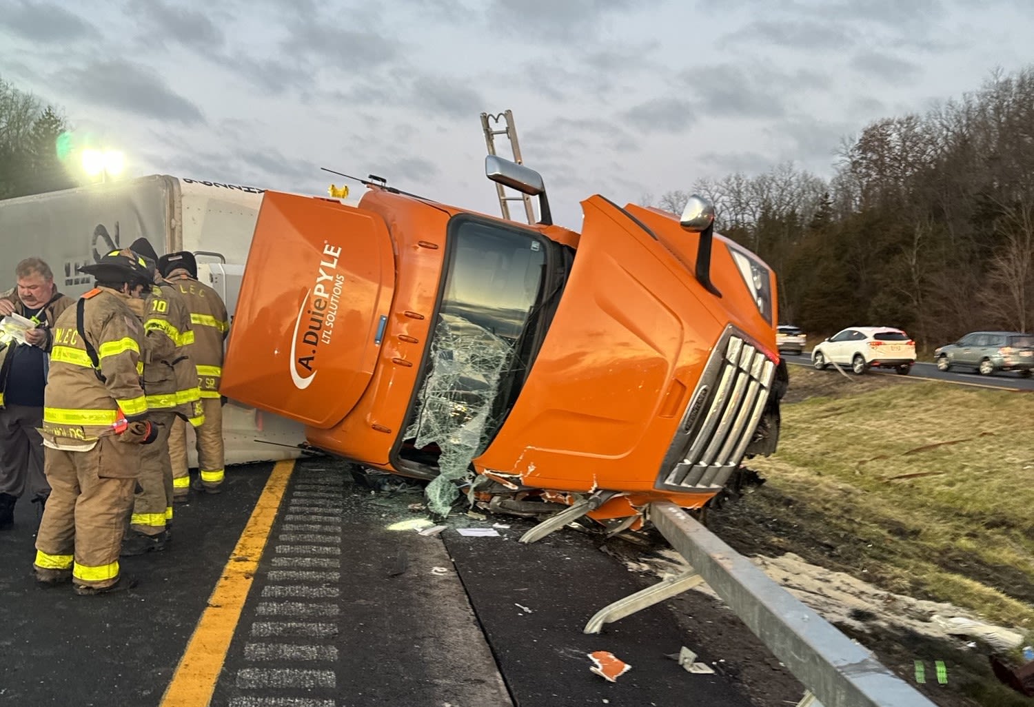 2-injured-in-tractor-rollover-crash-on-i-84