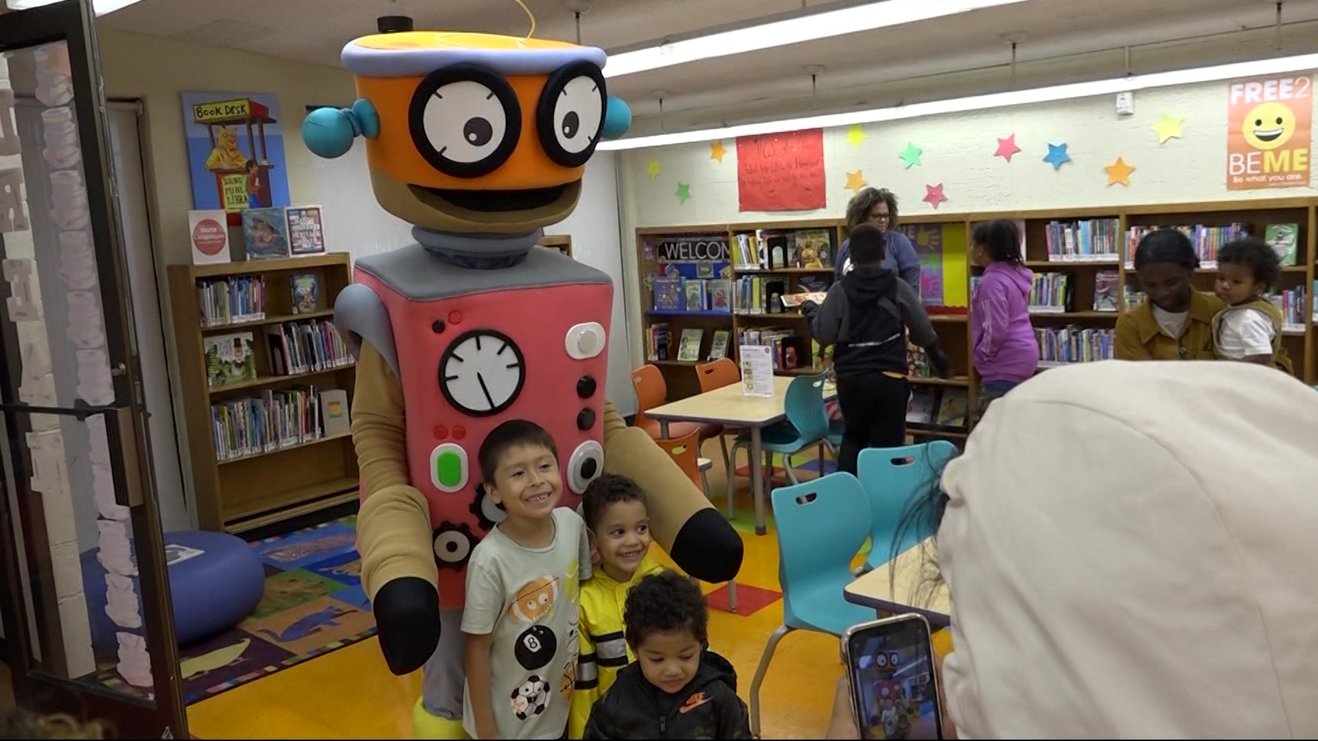 Wimee The Robot makes special appearance during story time at Soundview