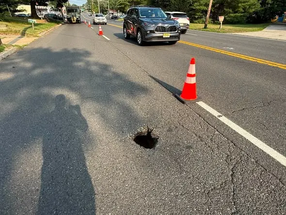 NEPTUNE SINKHOLE 1.jpg