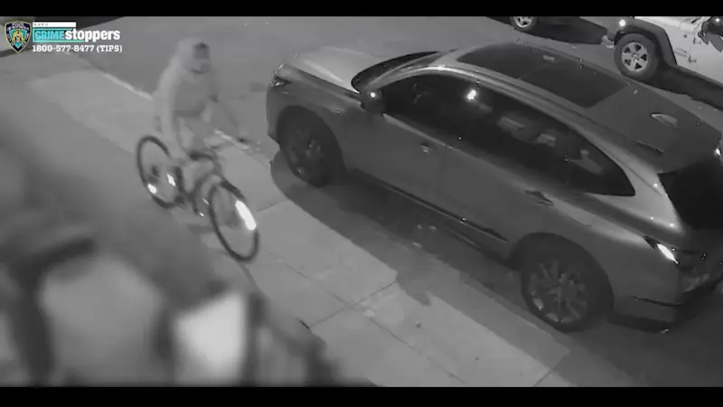 Story image: Man wanted for groping 17-year-old Borough Park