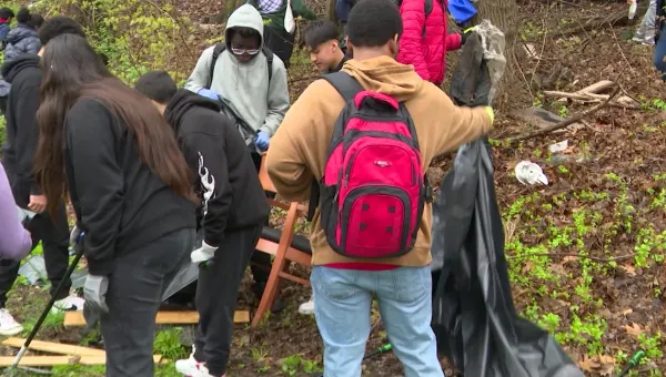 Yonkers volunteers clean up Old Croton Aqueduct trail in honor of Earth Week