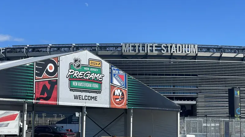Story image: MetLife stadium to host outdoor hockey for the 1st time. Here's what fans can expect this weekend 