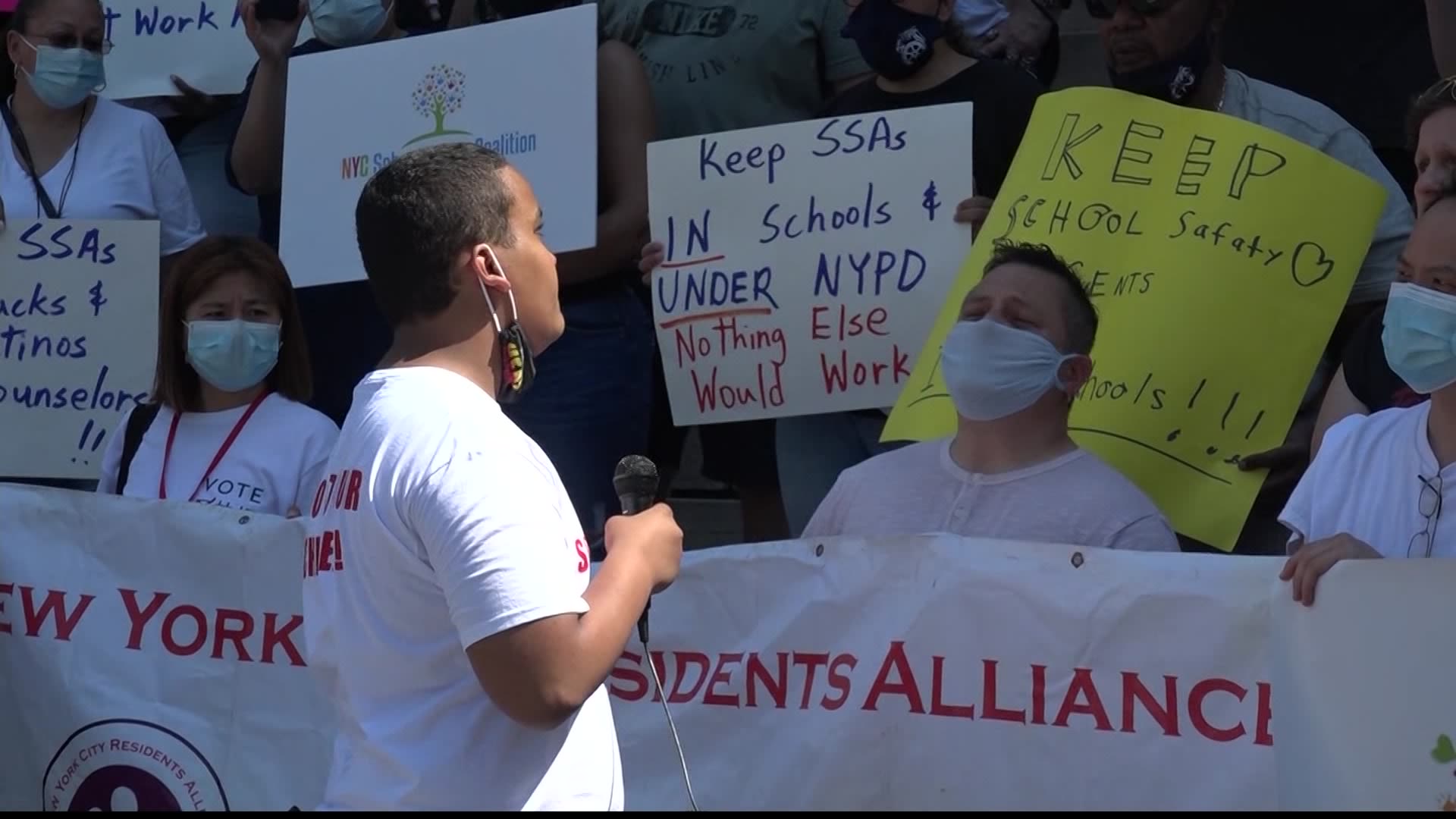 Parents, students call for school safety agents to remain under NYPD