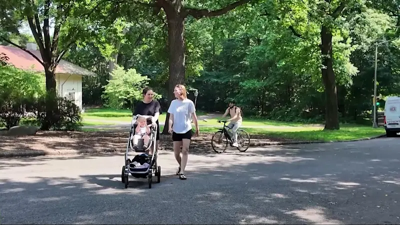 Story image: Brooklyn residents enjoying the nice weather ahead of a rainy weekend