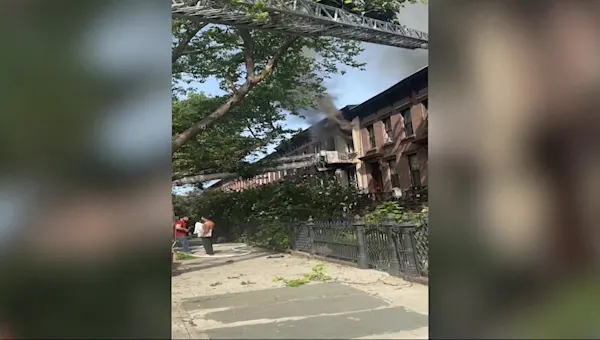 FDNY extinguishes 2-alarm fire at Bed-Stuy home