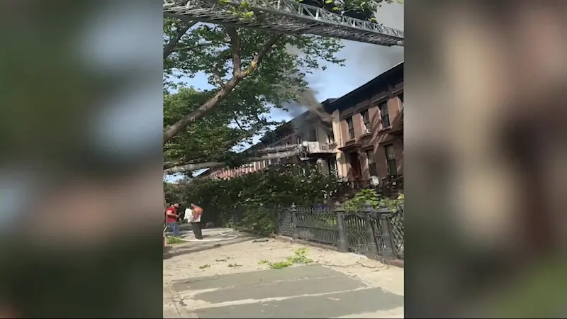Story image: FDNY extinguishes 2-alarm fire at Bed-Stuy home