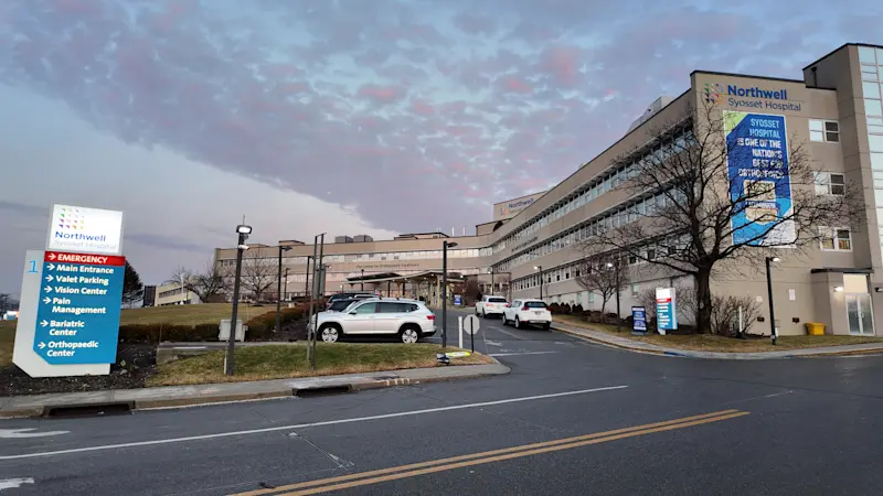 Story image: Nurses at 3 Long Island hospitals inch closer to possible strike ahead of Monday negotiation deadline