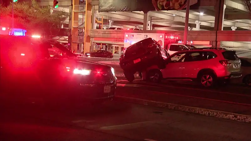 Story image: Crash near Roosevelt Field Mall causes major traffic in Garden City