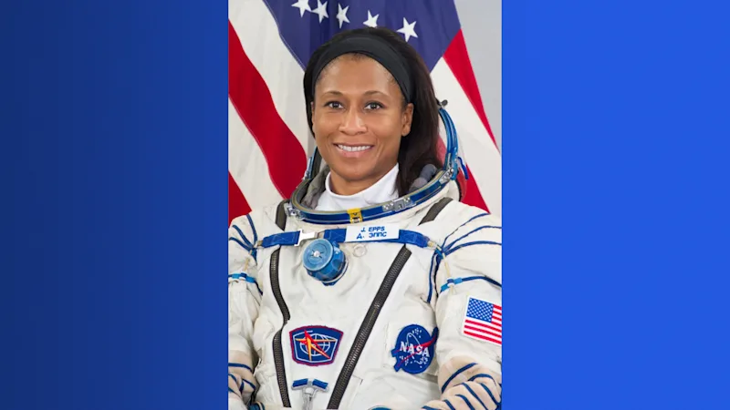 astronauteclipse.jpg