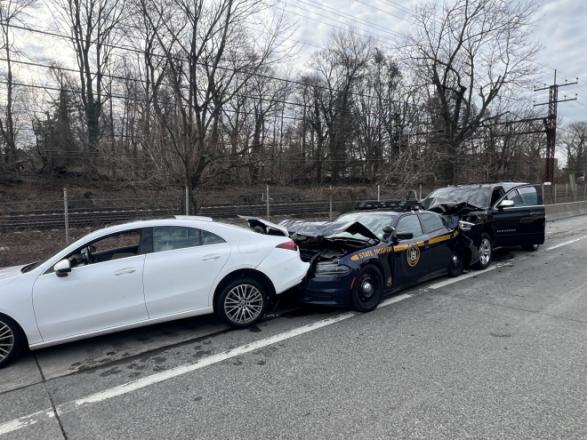 State trooper struck during traffic stop on I-95 north in Mamaroneck