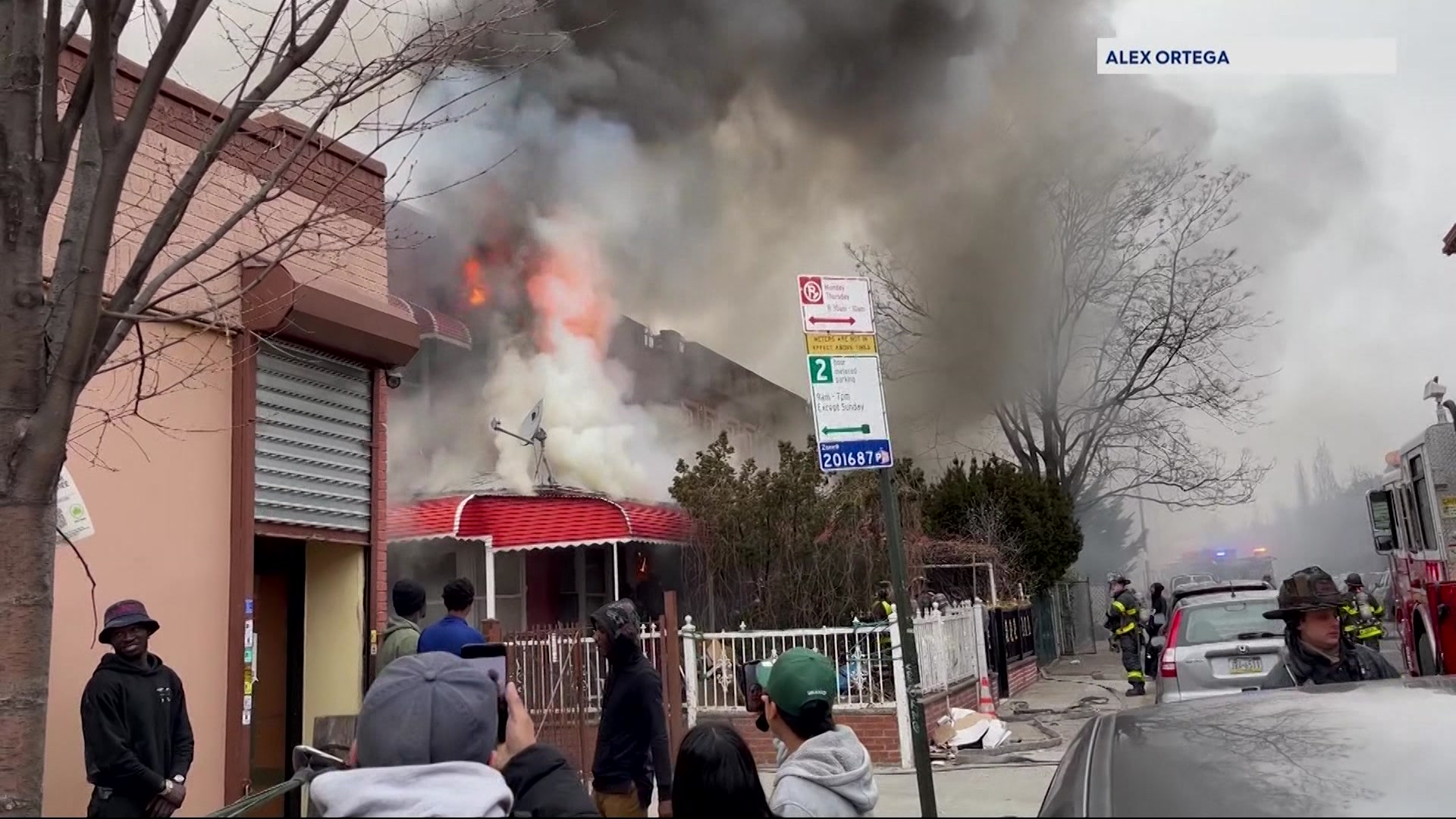 News 12 | Bronx | Fdny 1 Dead 2 Injured During Suspicious Soundview ...