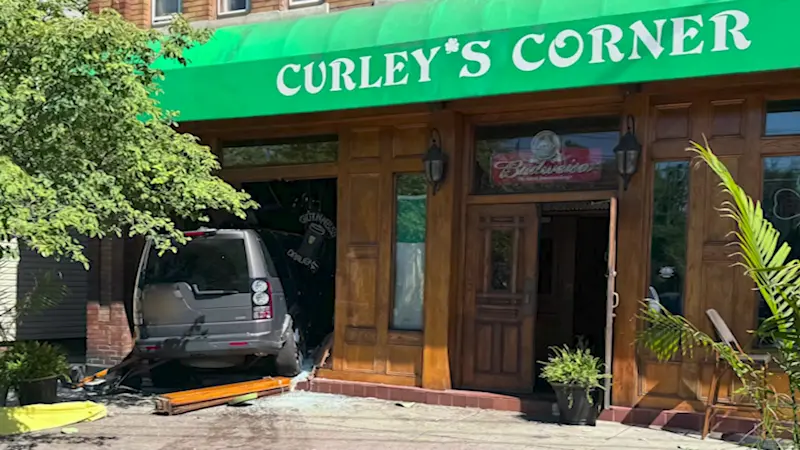 Story image: Car crashes into Suffern restaurant 