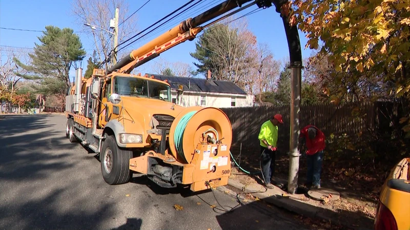 Story image: Crews clear leaves, debris ahead of expected rain across LI