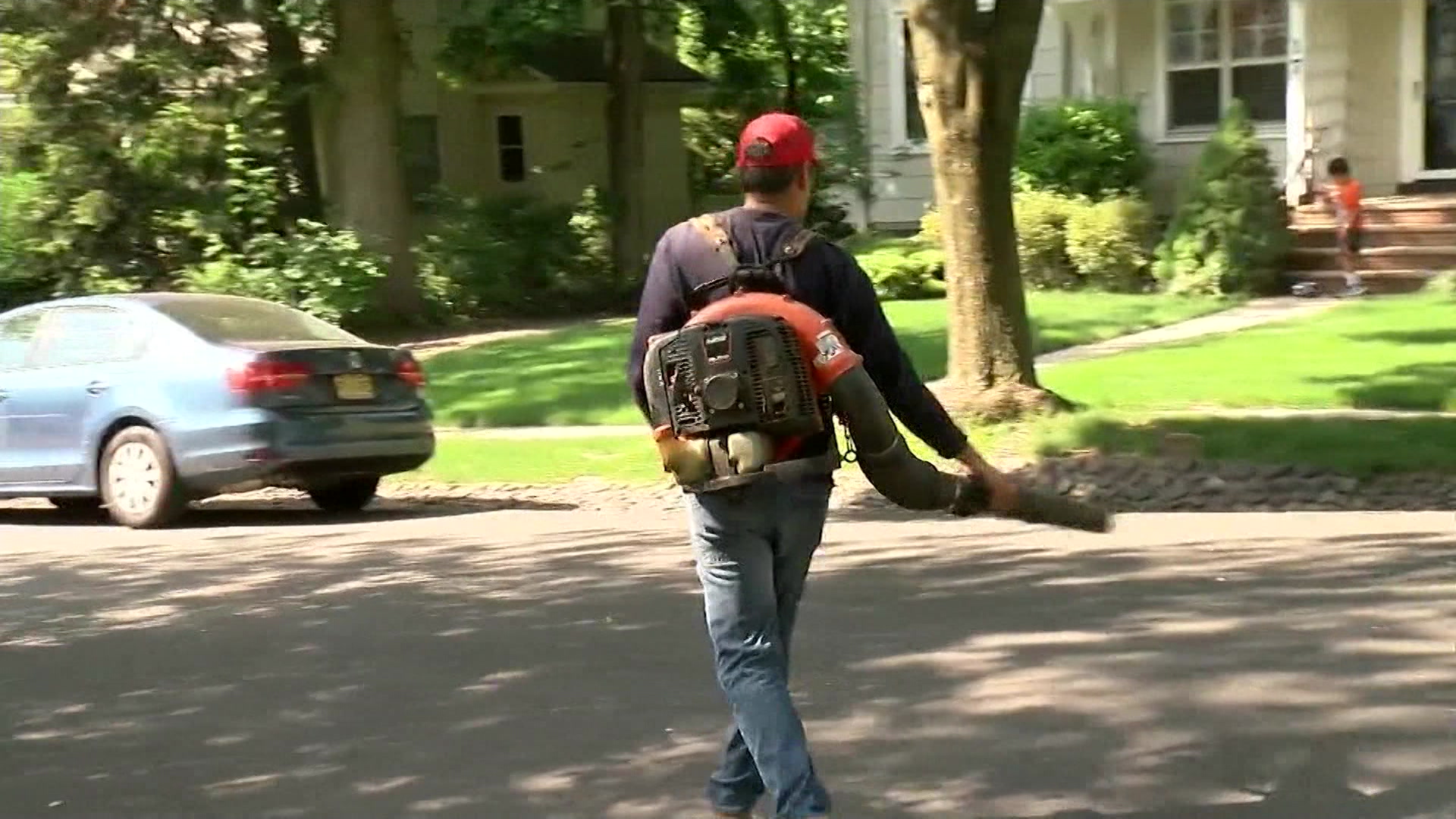 News 12 | Connecticut | Hartford Lawmakers Limit Gas Leaf Blower Ban To ...