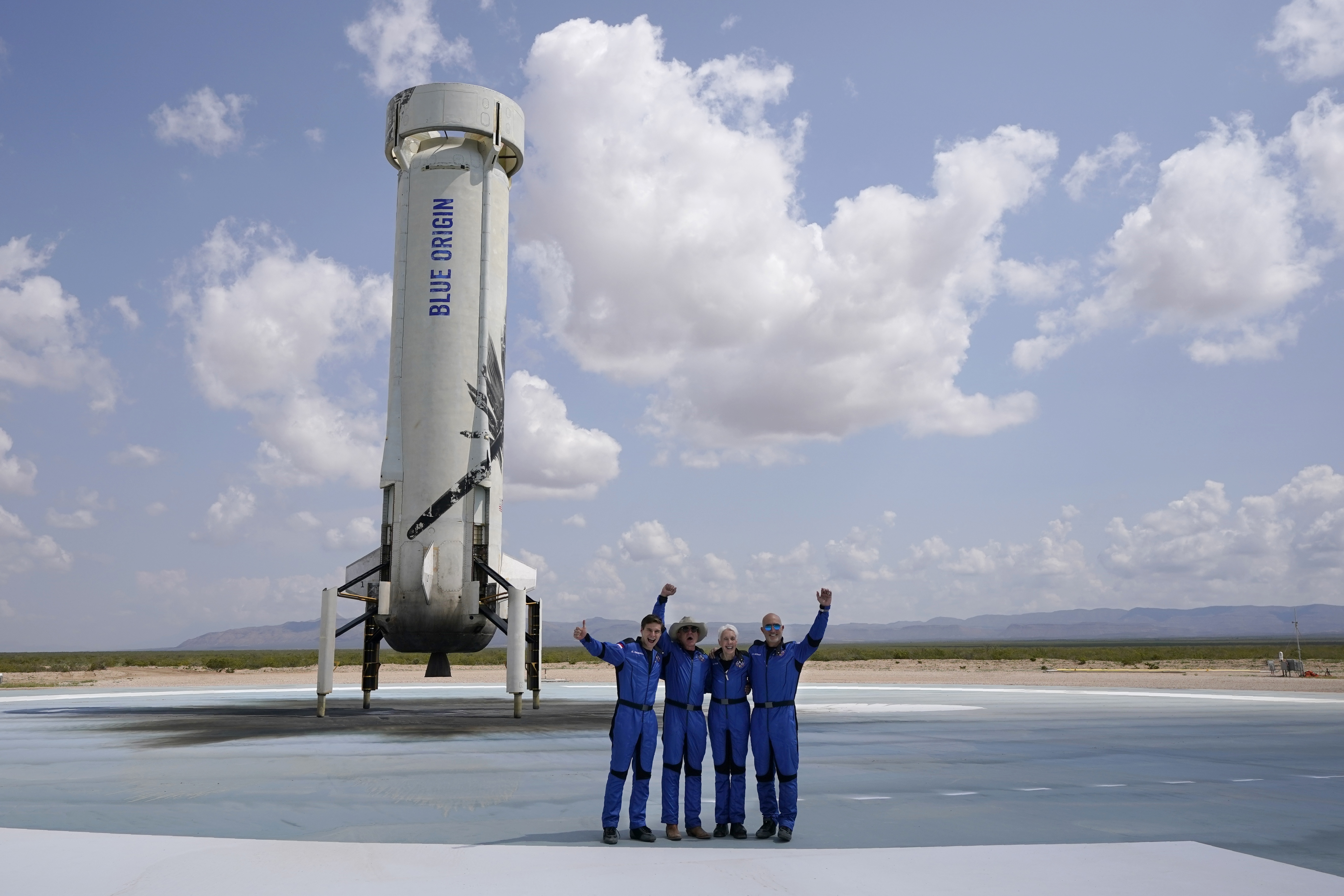 News 12 | Westchester | Blue Origins Jeff Bezos Reaches Space On 1st ...