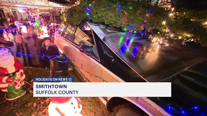 Story image: 'National Lampoon'-themed Christmas display in Smithtown attracting big crowds