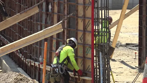 Outdoor workers reminded to take precautionary measures during hot temps